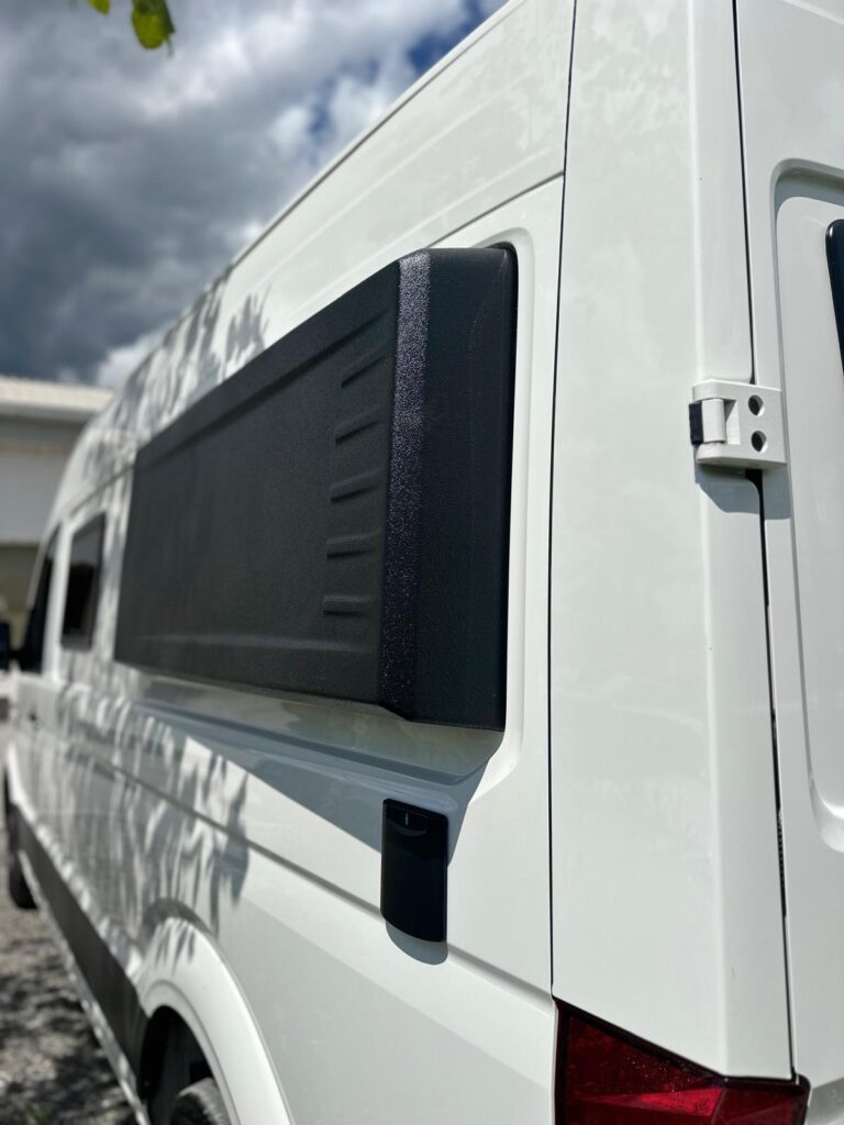 Leva stranska poširitev (side pods) za VW Crafter ali MAN od 2018